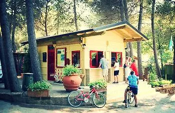 Le Pianacce Camping Village 3* קסטנייטו קרדוצ'י