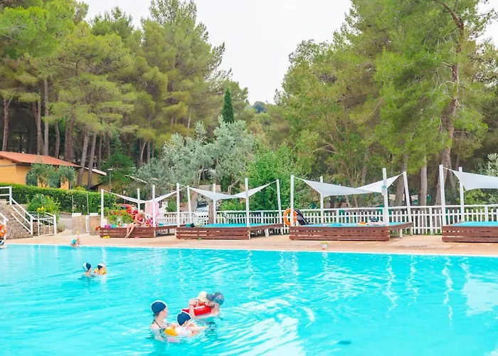 Le Pianacce Camping Village カスタニェート・カルドゥッチ