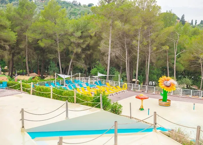 Le Pianacce Camping Village ホリデーパーク カスタニェート・カルドゥッチ