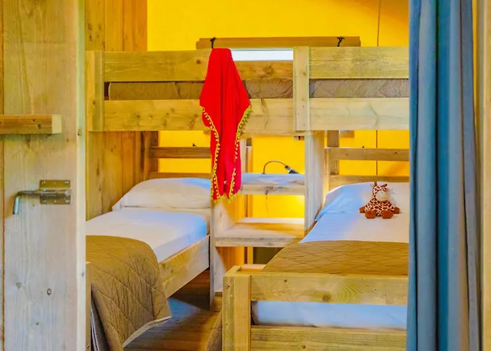 Le Pianacce Camping Village 3* カスタニェート・カルドゥッチ