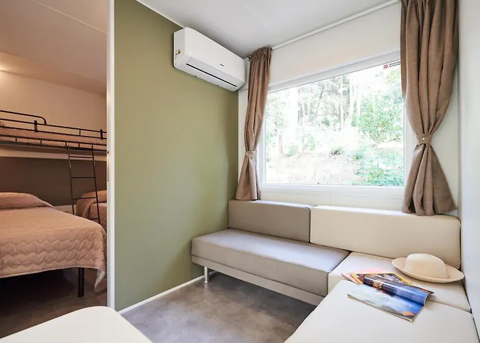 Le Pianacce Camping Village ホリデーパーク 3*